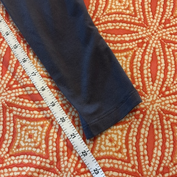 Comfy USA asymmetrical crop top Sz XS EUC - Picture 7 of 7